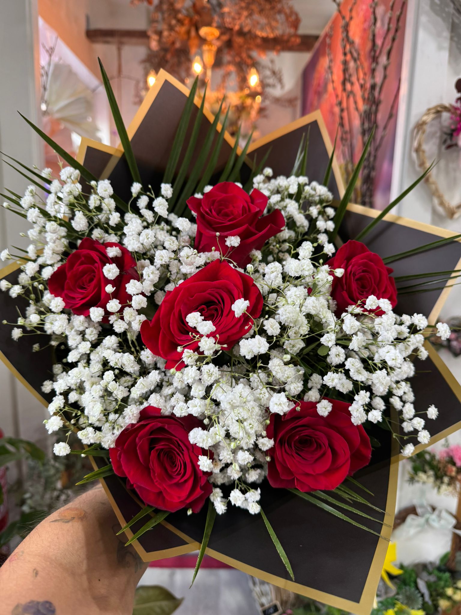 Ramo artesanal de rosas rojas en Leganés
